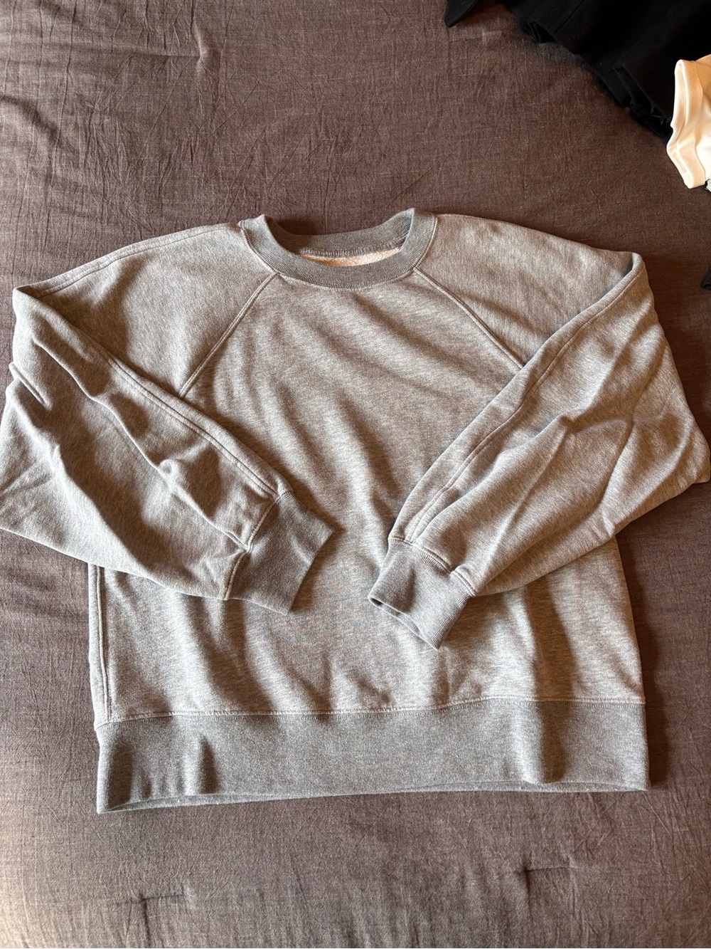 Abercrombie & Fitch Soft A&F Essentials Crewneck Sweatshirt - Light Gray